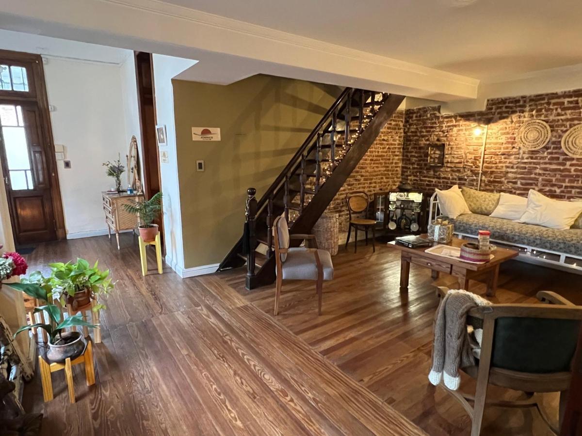 La Yurta Bed and breakfast